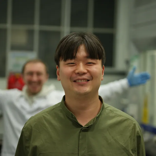 Hong Seok (Andrew) Lee